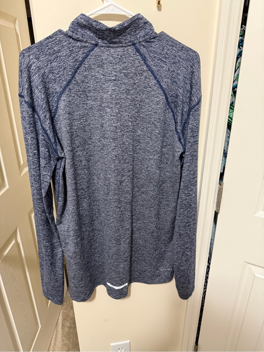 Nike Men’s Heathered Navy Blue Quarter-Zip Performance Pullover - Picture 5 of 7